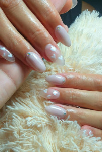 Photo de galerie - Application semi-permanente de gel acrylique et de polygel