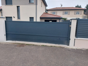 Photo de galerie - Bricolage et multi services