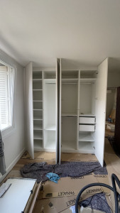 Photo de galerie - Pose aménagement placard plus porte placard