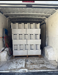 Photo de galerie - Palette à récupérer puis à livrer au client.