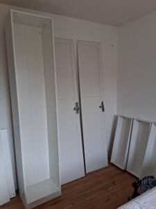 Photo de galerie - Démontage d’un meuble dressing panderie 