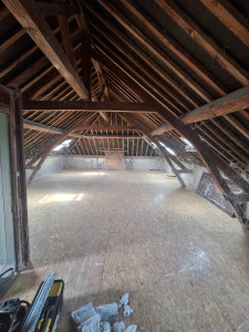 Photo de galerie - Pose d'un plancher dans des combles sur 160m2.