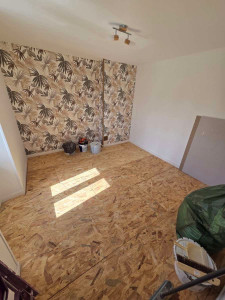 Photo de galerie - Sol , papier peint, placo plâtre, peinture