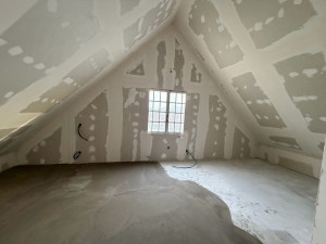 Photo de galerie - Pause de bande à joint, sur plafond de 5m de haut. 