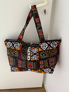 Photo de galerie - Réalisation d’un sac un pagne Africain.