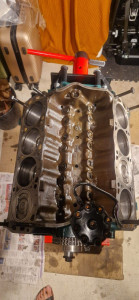 Photo de galerie - Réparation d'un moteur v8, restauration complete