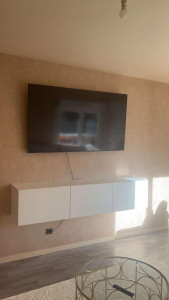 Photo de galerie - Montage  et fixation meuble TV + fixation d’un support TV pour des voisins :) 