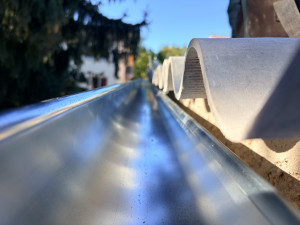 Photo de galerie - Installation Gouttière, réglage de la pente