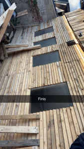 Photo de galerie - Façade d’abri de jardin en bois de palette 