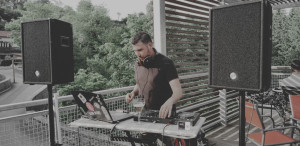 Photo de galerie - Dj avec sono