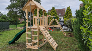 Photo de galerie - Montage d'une aire de jeux 