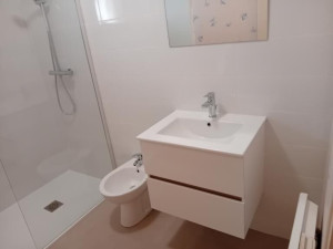 Photo de galerie - Installation d'un meuble vasque avec  miroir + un bidet 