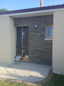 Photo de galerie - Pose parement. 