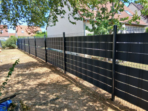 Photo de galerie - Fin de la pause de clôture avec occultant polyéthylène gris anthracite