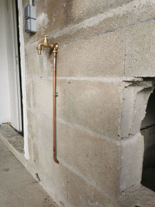 Photo de galerie - Pose et raccordement d'un robinet de puisage en garage