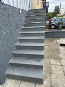 Photo de galerie - Escalier en dalle de 2cm 120x60