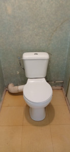 Photo de galerie - Installation d’un WC standard.
