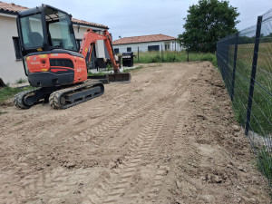 Photo de galerie - Terrassement pour futur jardin 