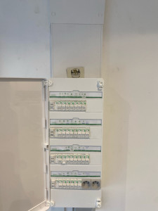 Photo de galerie - Voici un tableau aux normes