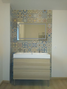Photo de galerie - Meuble-vasque avec miroir