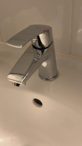 Photo de galerie - Installation mitigeur lavabo – rénovation salle de bain.