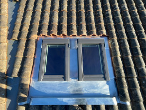 Photo de galerie - Entourage zinc sur mesure 