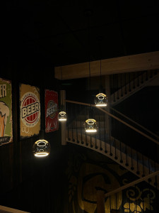 Photo de galerie - Éclairage montée escalier restaurant