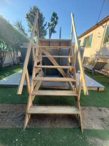Photo de galerie - Escalier Bois Pour Piscine 
