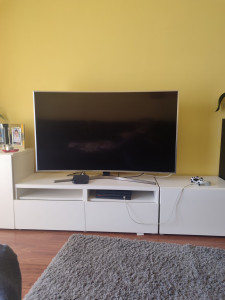 Photo de galerie - Meuble TV avec portes et étagère