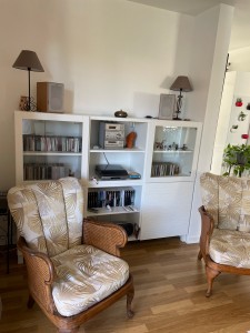 Photo de galerie - Montage d’un meuble en kit IKEA chez Geneviève.