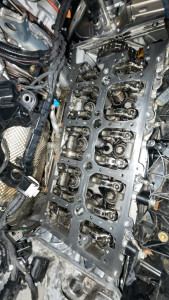 Photo de galerie - Remplacement poussoir hydraulique avec arbre à came Gla 220d 