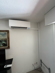 Photo de galerie - Pose de climatisation.