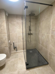 Photo de galerie - Montje recevoire douche vittre mitigeur