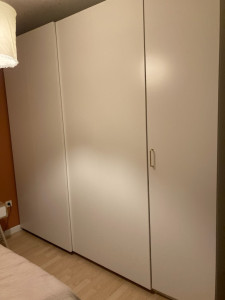 Photo de galerie - Dressing IKEA de 2,50m par 2,25 de haut en 5 portes 