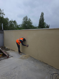 Photo de galerie - Voici la pose d’enduit, façade extérieure, beige, travail exceptionnel avec un prix raisonnable