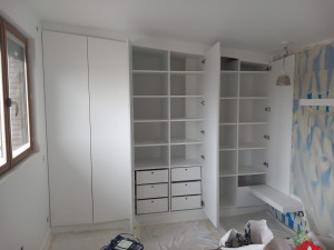 Photo de galerie - Dressing sur mesure....je peux réaliser votre projet ? sans problème.... je suis nouveau dans le coin ....15 ans d'expériences ...décoration intérieure...peinture...carrelage....montage de cuisine.....
