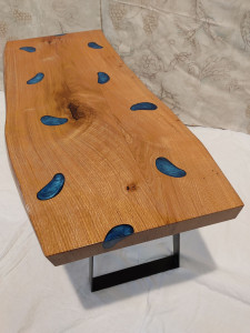 Photo de galerie - Création d' une table basse avec incrustation Epoxy.