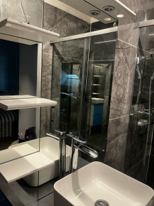 Photo de galerie - Salle de bain après le nettoyage 