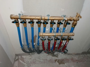 Photo de galerie - Pose d’une nourrice sur chantier neuf.