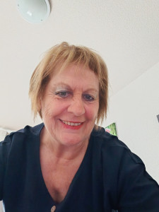Photo de galerie - Je suis une personne calme souriante j aime rendre service aux personnes