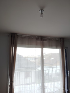 Photo de galerie - Pose tringle a rideaux de manière propre, sérieuse et solide