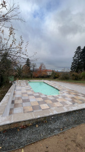 Photo de galerie - Aménagement extérieur,dalle sur plots, pose couvertines + pose parement  