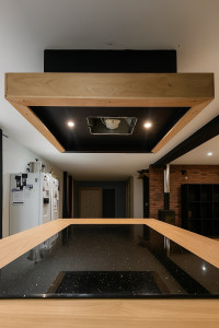 Photo de galerie - Habillage d une hotte en chêne massif