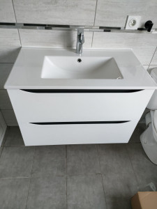 Photo de galerie - Pose meuble avec vasque et mitigeur 

