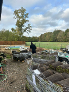 Photo de galerie - Pose de gazon naturel en rouleau 