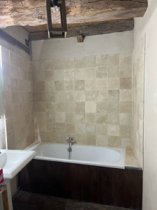 Photo de galerie - Pose faïence Travertin 