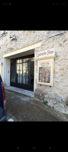 Photo de galerie - Peinture d'une devanture avec beaucoup de détails , un travail très minutieux.
