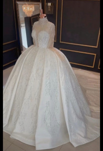 Photo de galerie - Location de robe de mariée, princesse et caftan et vêtement de marque , n'hésitez pas à faire un tour dans notre boutique en ligne etikk.fr 
