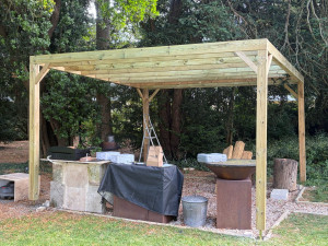 Photo de galerie - Montage d’une pergola en bois à Saint Jean de Braye
