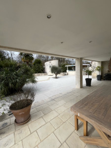 Photo de galerie - Pose de dalle carrelage sur plot sur une terrasse.